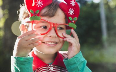 christmas-concept-with-kid-wearing-glasses